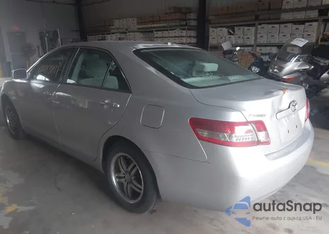 2011 Toyota Camry Le z USA, uszkodzony, nr VIN 4T1BF3EKXBU643871